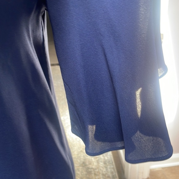 Lafayette blue silk blouse with flirty sleeves - Picture 3 of 5